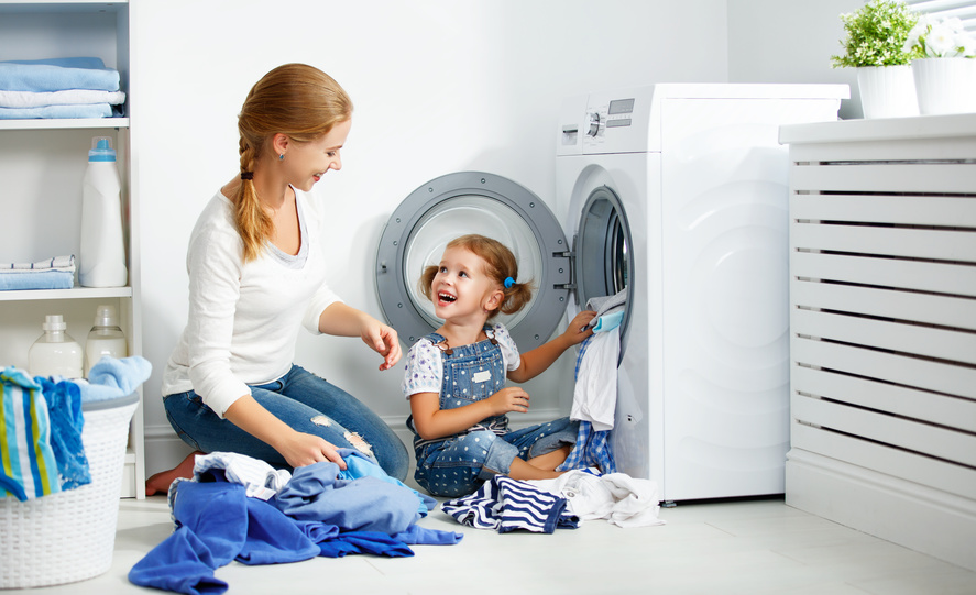 À partir de quel âge confier des tâches ménagères à mes enfants ?
